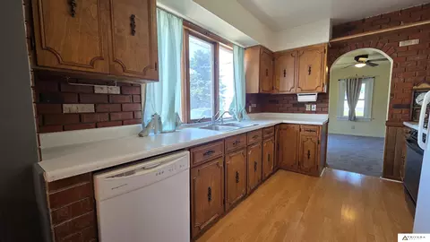 922 2nd St, Saint Paul, NE 68873