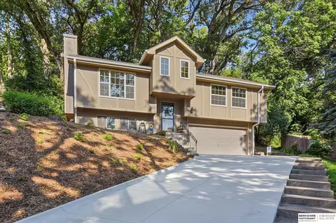 1606 Farrell Dr, Bellevue, NE 68005
