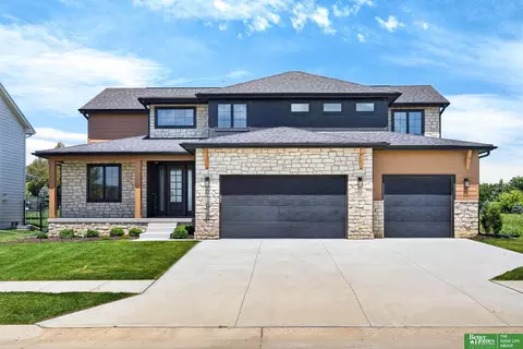 21828 Grover St, Elkhorn, NE 68022