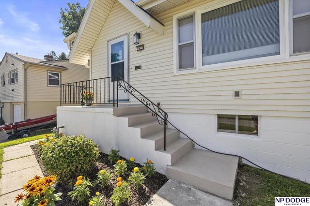 5613 Grand Ave, Omaha, NE 68104