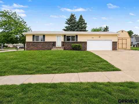 7508 S 147 St, Omaha, NE 68138