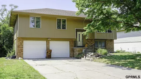 13106 S 24 St, Bellevue, NE 68123