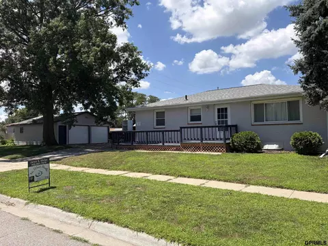 5141 N 72nd St, Lincoln, NE 68507