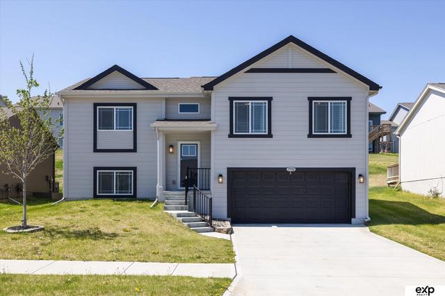 7752 N 108th St, Omaha, NE 68142