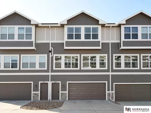 20873 T Ct, Elkhorn, NE 68022