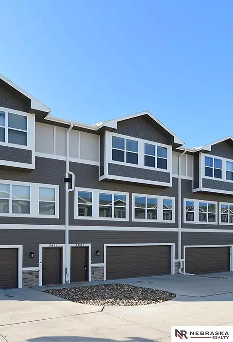 20873 T Ct, Elkhorn, NE 68022