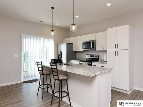 20873 T Ct, Elkhorn, NE 68022