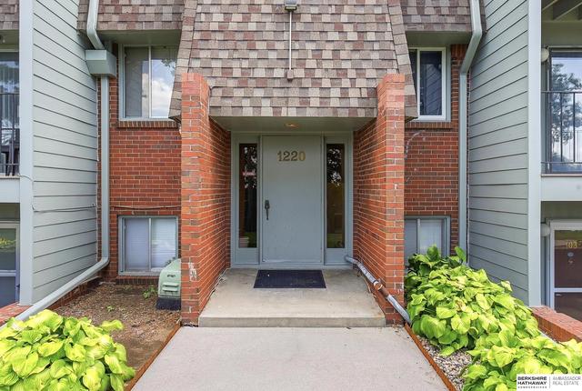 1220 S 120 St #301, Omaha, NE 68144