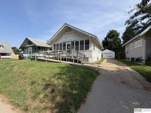 2750 Camden Ave, Omaha, NE 68111