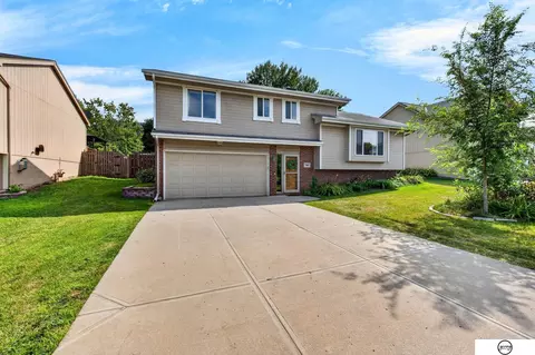 7405 Braun St, La Vista, NE 68128
