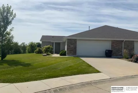 16001 Tucker Plz, Bennington, NE 68007
