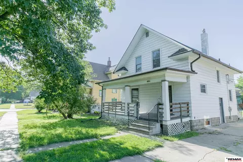 1237 Peach St, Lincoln, NE 68502