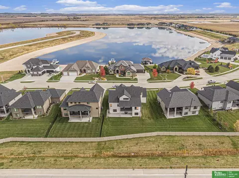 3319 Robyn Ridge Rd, Fremont, NE 68025