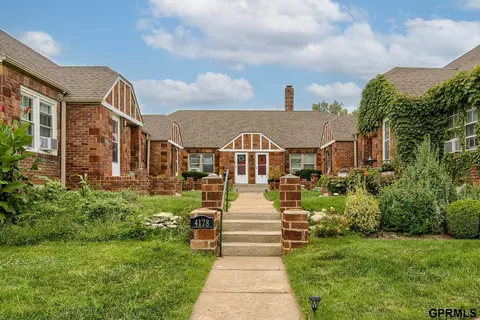 4178 Cass St, Omaha, NE 68131