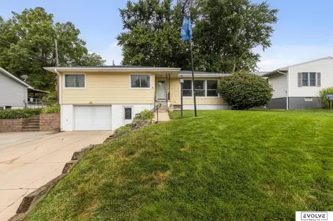 310 S 14th St, Plattsmouth, NE 68048