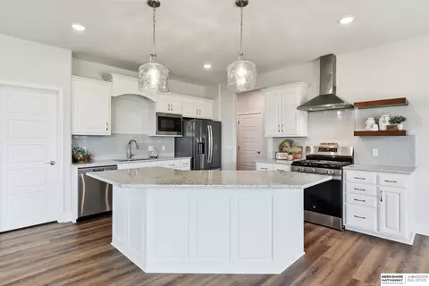 17012 Abigail St, Bennington, NE 68007