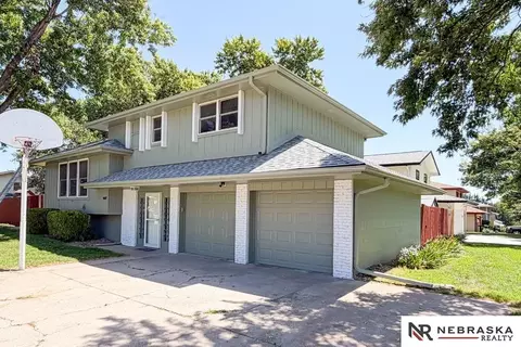 4847 S 107th St, Omaha, NE 68127