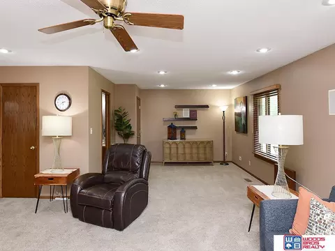 Living - 125 Regency Dr, Beatrice, NE 68310 photo 4 of 5