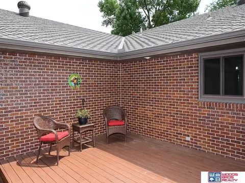 Exterior - 125 Regency Dr, Beatrice, NE 68310 photo 4 of 13