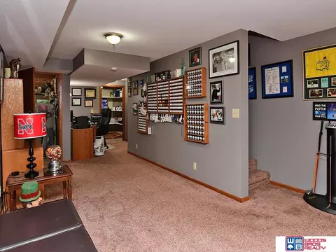 Entry Way - 125 Regency Dr, Beatrice, NE 68310 photo 2 of 3