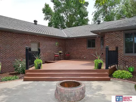 Exterior - 125 Regency Dr, Beatrice, NE 68310 photo 5 of 13