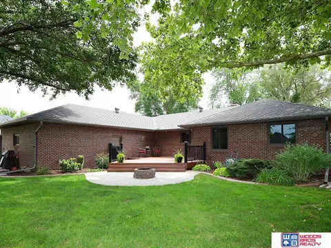 Exterior - 125 Regency Dr, Beatrice, NE 68310 photo 3 of 13