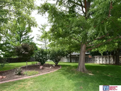 Exterior - 125 Regency Dr, Beatrice, NE 68310 photo 7 of 13