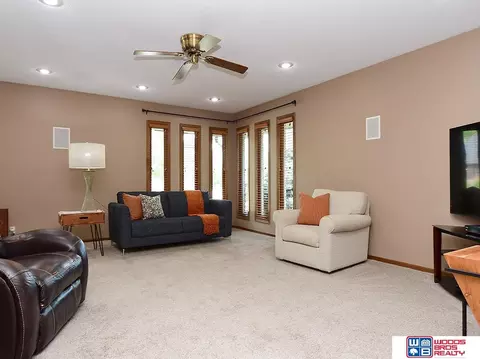 Living - 125 Regency Dr, Beatrice, NE 68310 photo 3 of 5