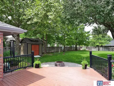 Exterior - 125 Regency Dr, Beatrice, NE 68310 photo 6 of 13