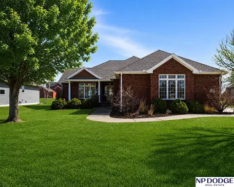 1682 Deer Run, Fremont, NE 68025