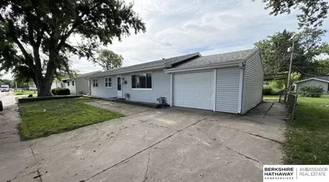 307 W Whittingham St, Valley, NE 68064