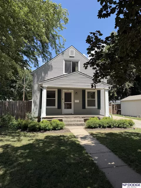 720 W 10th St, Wahoo, NE 68066