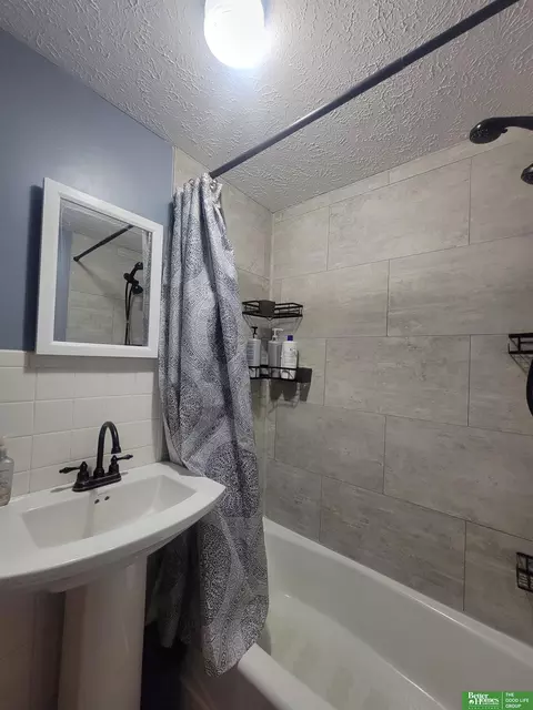 Bath - 309 E P, Mccool Junction, NE 68401 photo 1 of 7