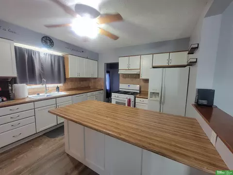 Kitchen - 309 E P, Mccool Junction, NE 68401 photo 2 of 2