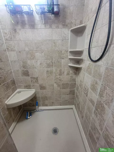 Bath - 309 E P, Mccool Junction, NE 68401 photo 7 of 7