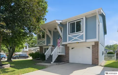 6103 S 77 St, Omaha, NE 68127