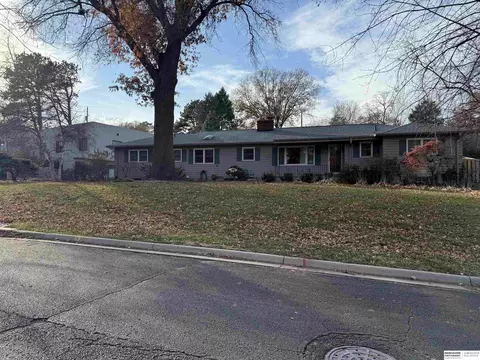 2520 S 98th Ave, Omaha, NE 68124