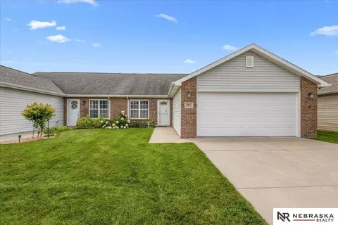 3917 Ballard Ct, Lincoln, NE 68504