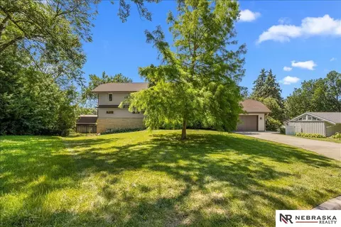 3235 S Summit Blvd, Lincoln, NE 68502