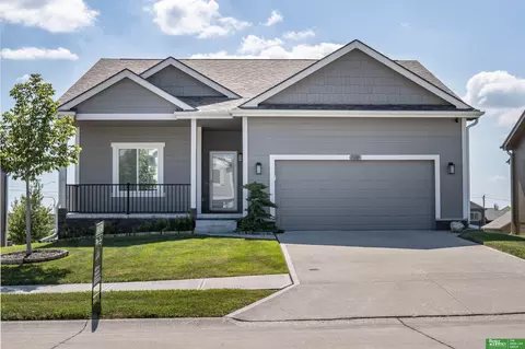 7310 N 167th St, Bennington, NE 68007