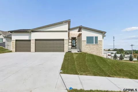7711 S 180 Ave, Omaha, NE 68136