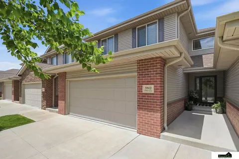 3912 Pablo Ln, Lincoln, NE 68516