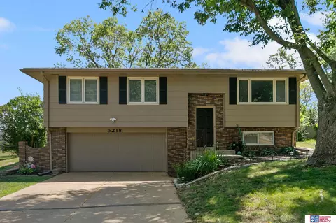 5218 S 39th St, Lincoln, NE 68516