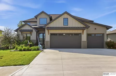2007 S 211 St, Elkhorn, NE 68022