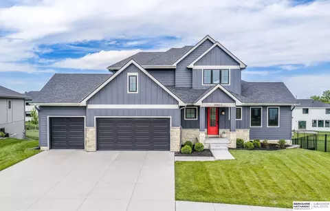 20612 Ellison Ave, Elkhorn, NE 68022