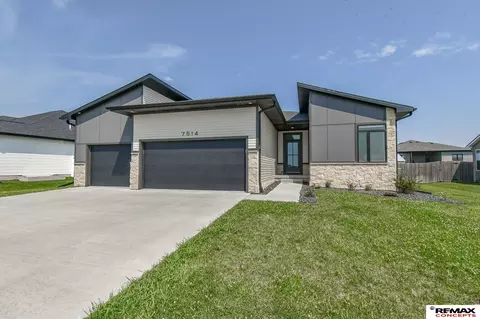 7514 Augustine Ave, Lincoln, NE 68516