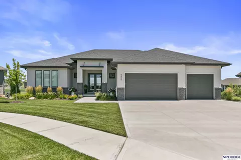 9859 S 98 Cir, Papillion, NE 68046