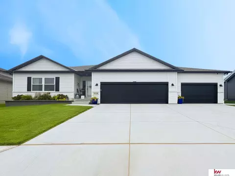 21118 Larimore Ave, Elkhorn, NE 68022