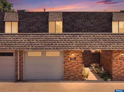 3552 Neerpark Dr, Lincoln, NE 68506