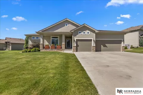 21805 H St, Elkhorn, NE 68022